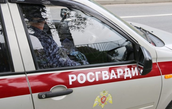 В Петергофе наряд вневедомственной охраны задержал находившегося в розыске рецидивиста