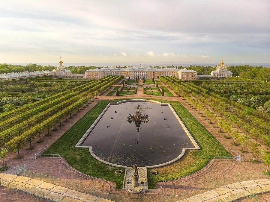 Верхний сад петергоф фото. Петергоф верхний парк. Верхний сад Петергоф. Государственный музей-заповедник «Петергоф» верхний сад. Петергоф верхний парк вид сверху.