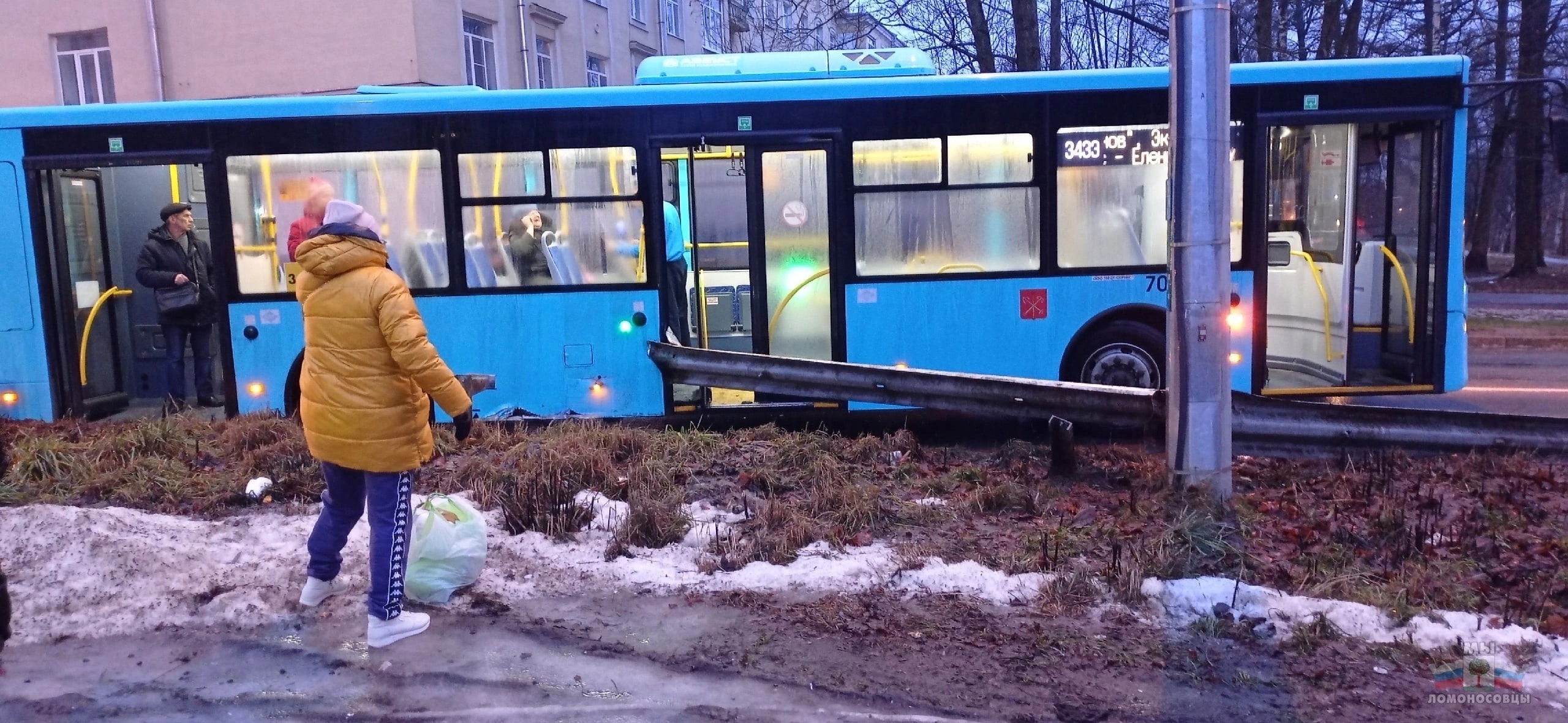 Автобус петербург упал